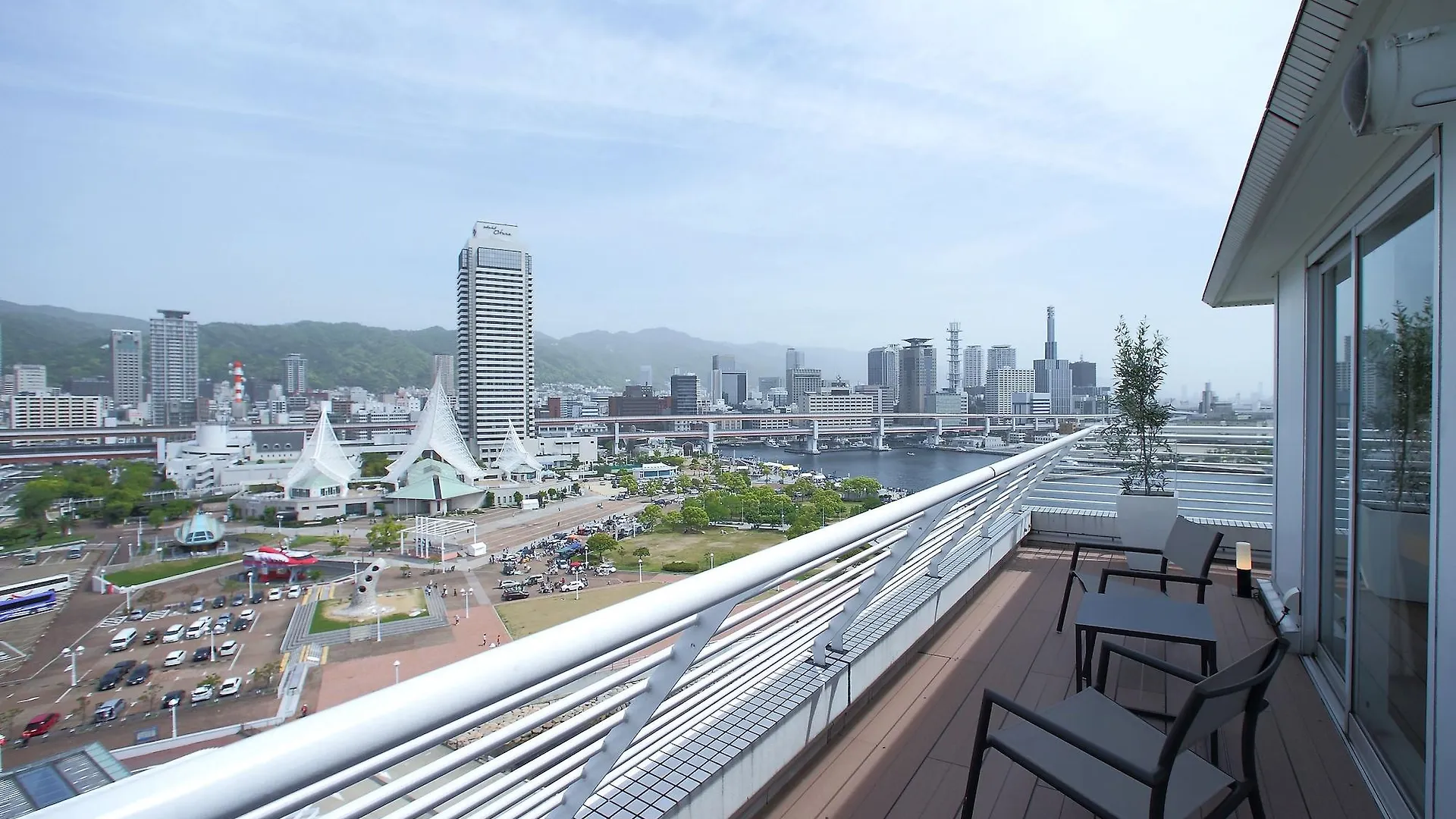 Kobe Meriken Park Oriental Hotel